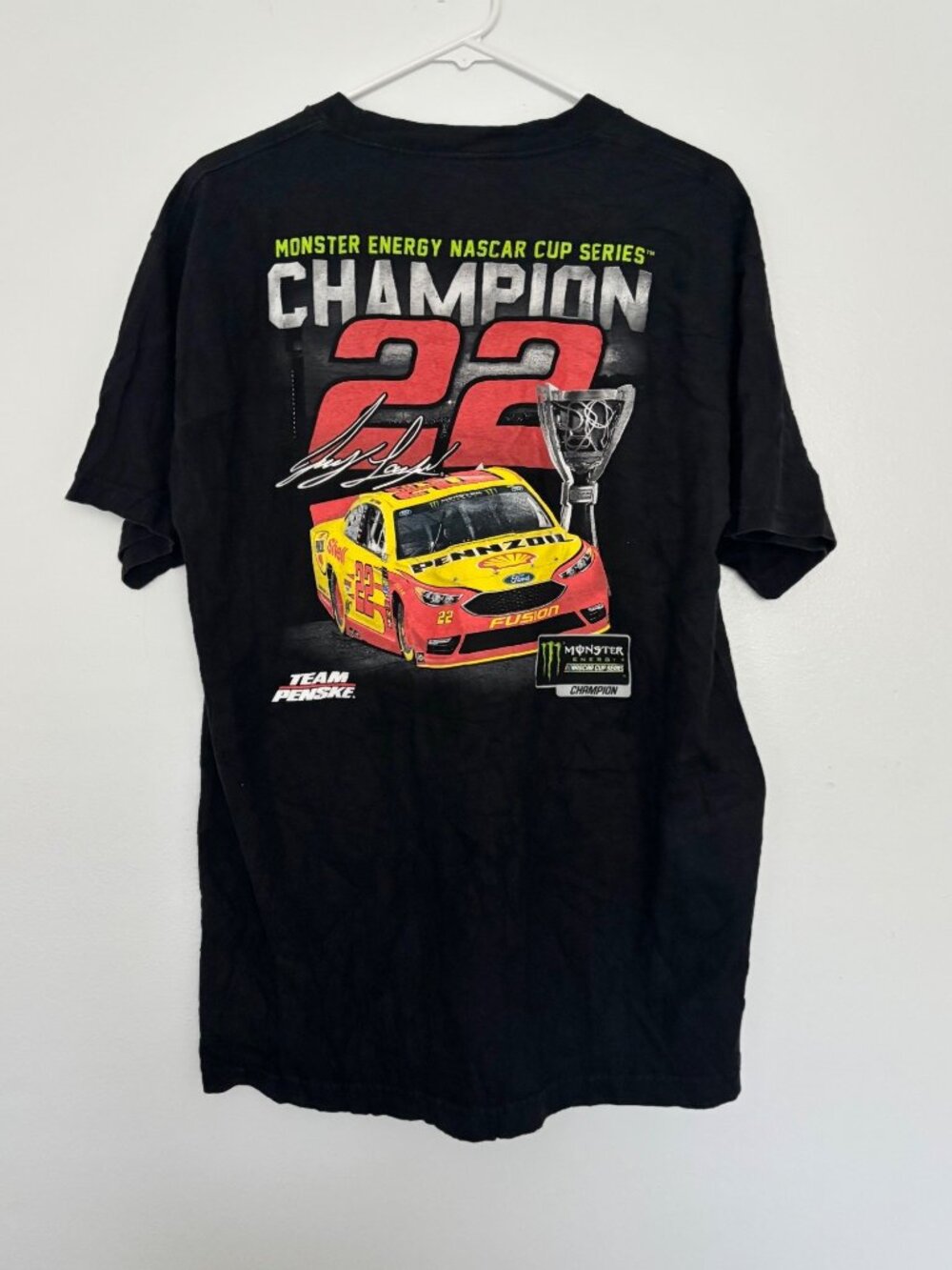 Vintage 2018 Joey Logano #22 NASCAR Champion T-Shirt L Team Penske Monster Energ - Picture 3 of 5